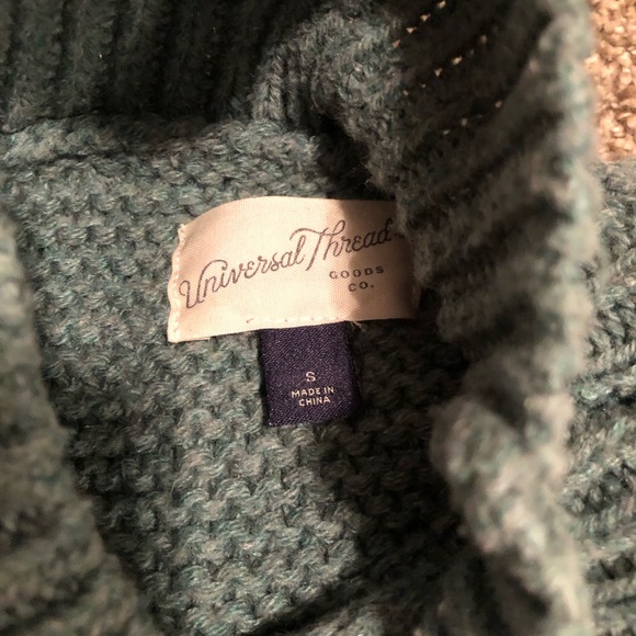 Beautiful Sweater - Picture 4 of 6